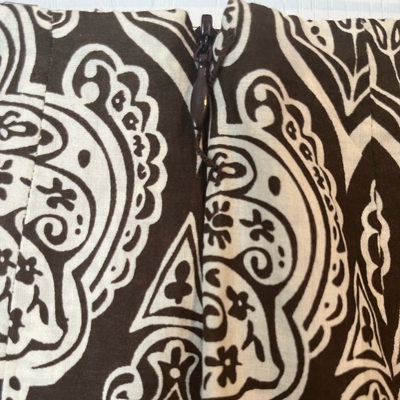 SOLD!!!
Apt. 9 MIDI Skirt Size 12 - Picture 4 of 7